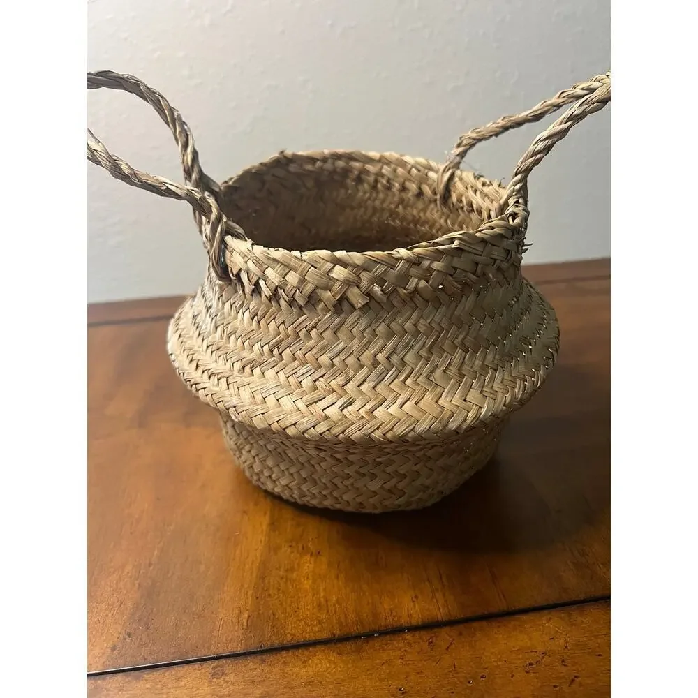 NWT Soft Seagrass Basket